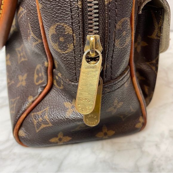 Louis Vuitton Monogram Manhattan PM - Picture 7 of 11